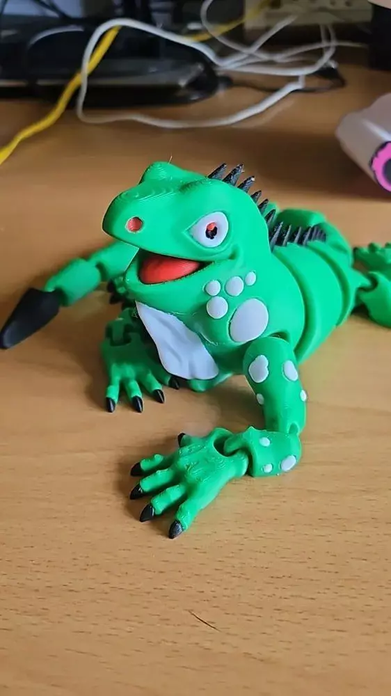 Iguana color stl 3D print model_0