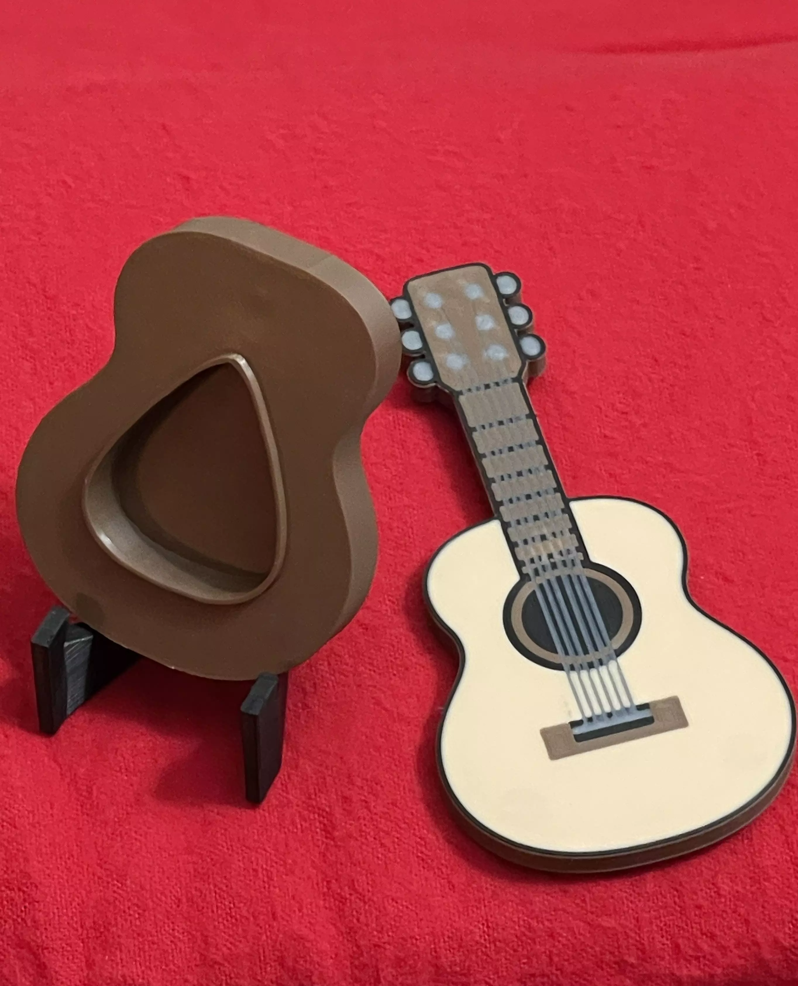 Mini Guitar Pick Holder with Magnetic Closure 3D print model_4