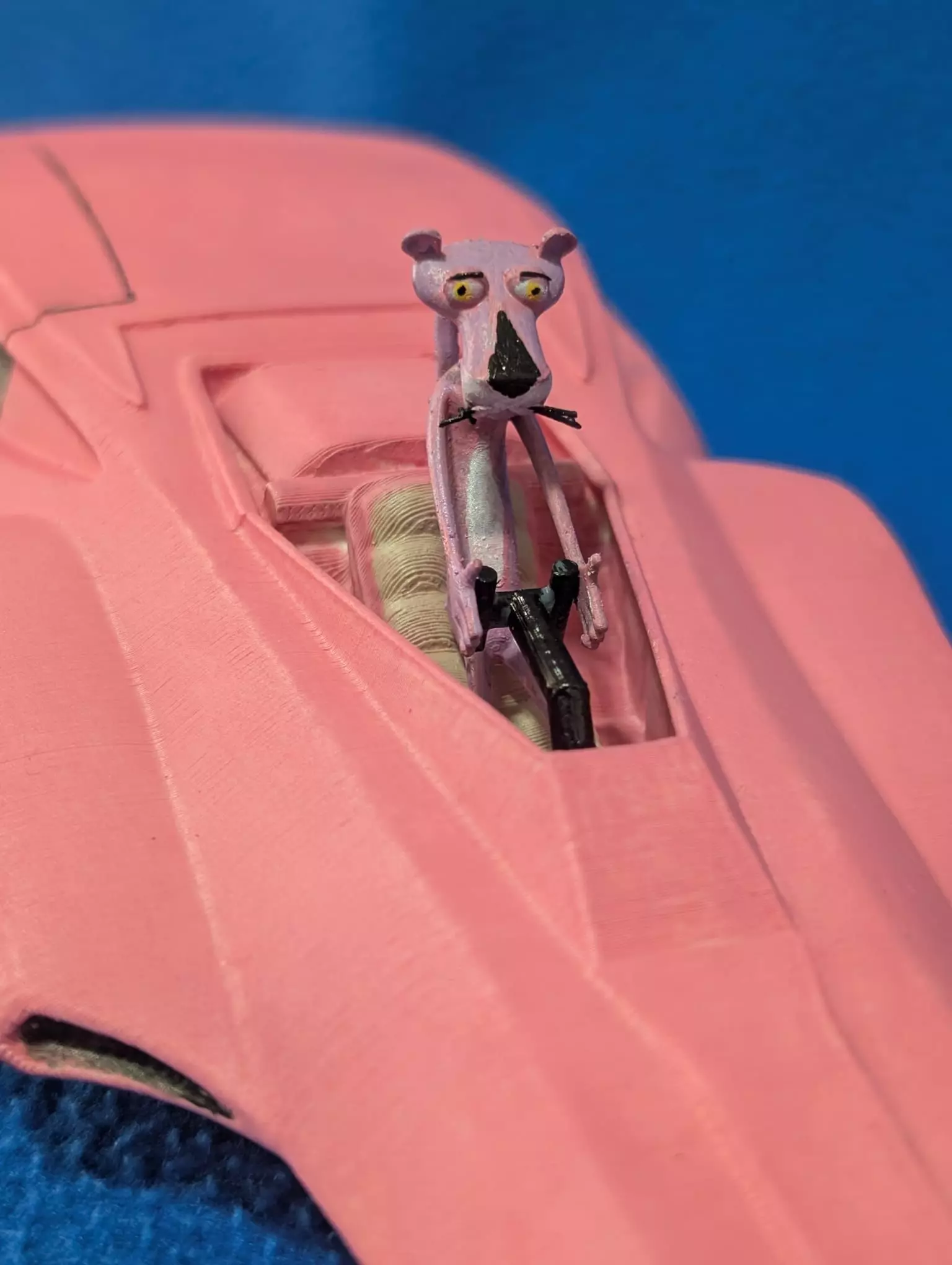 Pantera Rosa coche para impresion STL Pink Panther Car Model 3D print model_1