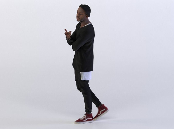 Tyrone 0448 Man standing, gesturing