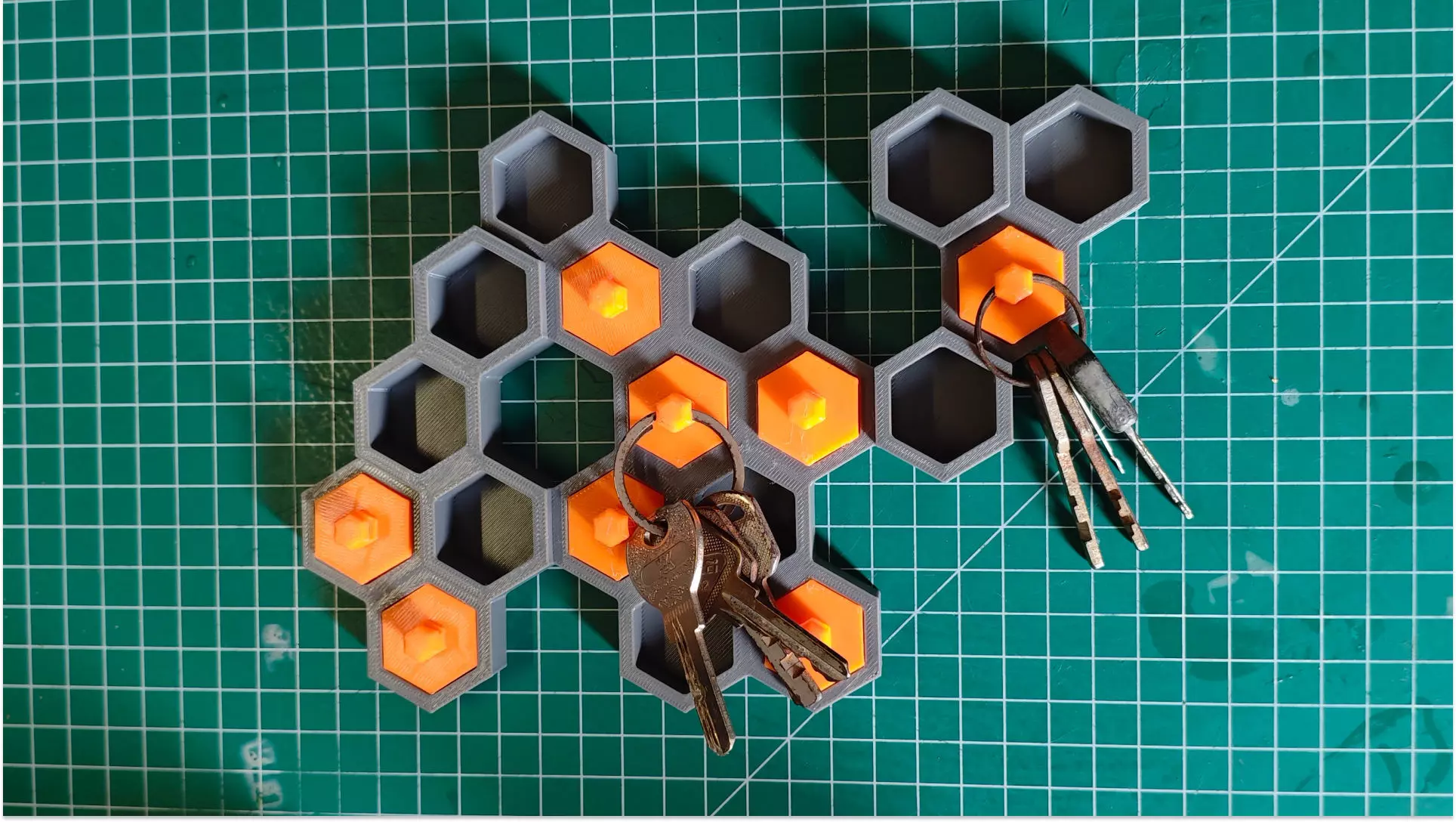 Honeycomb Wall Key Holder 3D print model_0