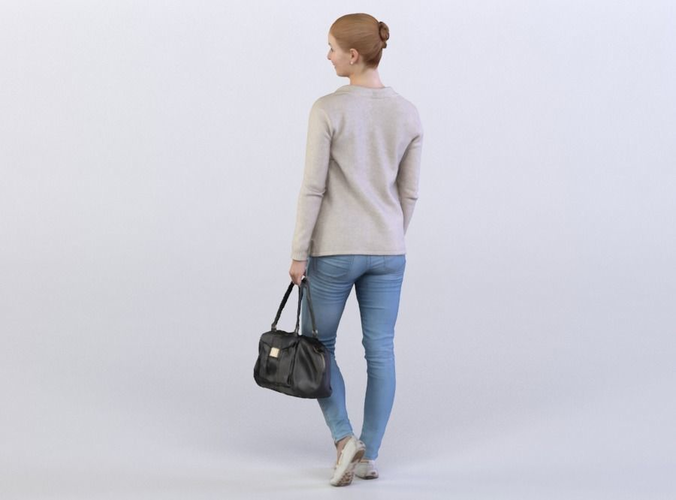 Pamela 0110 Woman carrying a bag