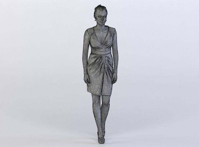 Petra 0250 Woman in a green dress