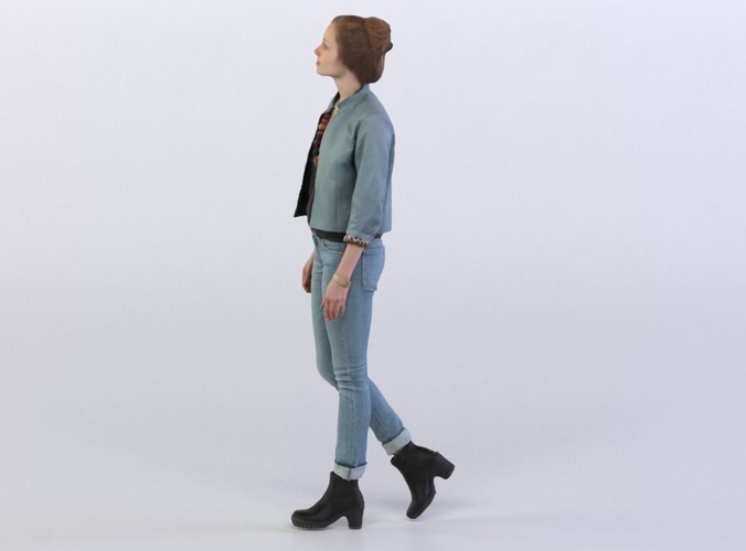 Petra 0412 Woman walking, looking up