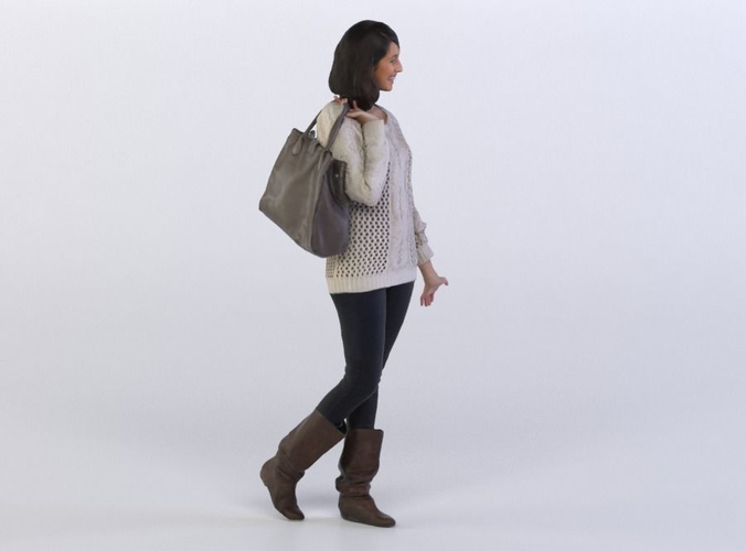 Lina 0400 Woman walking, bag over the shoulder