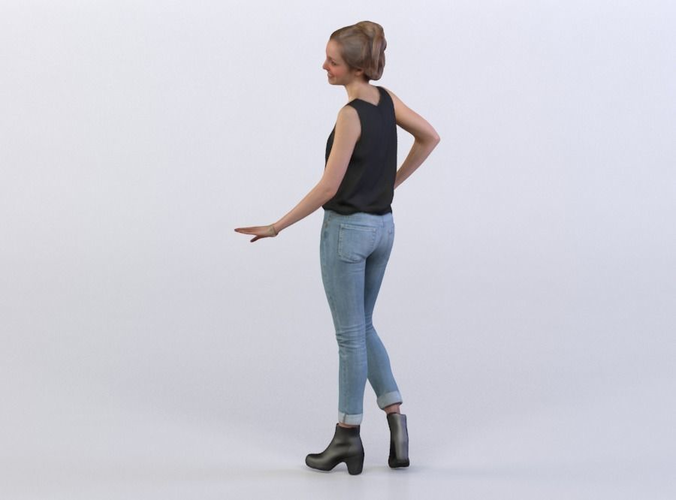 Petra 0015 Woman casualy gesturing