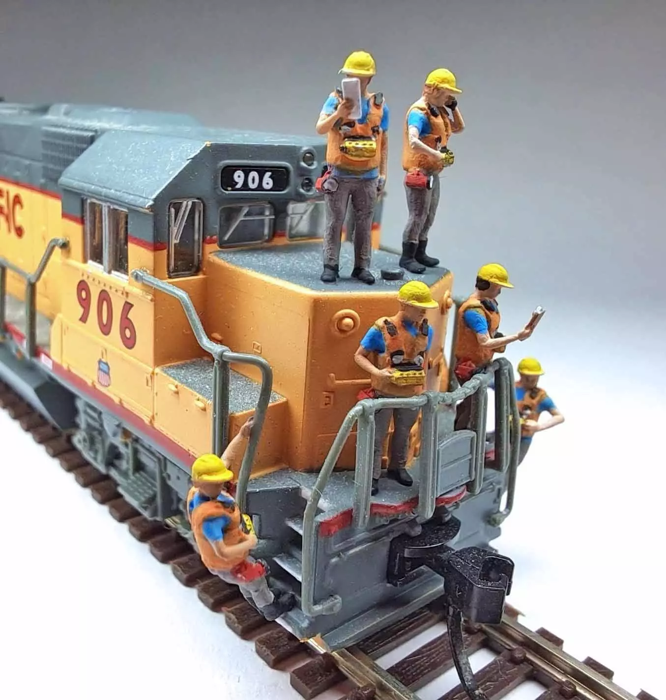 HO Scale RC Operator Figures 3D print model_3
