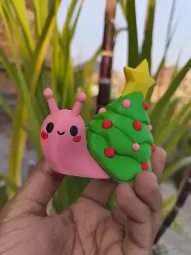Christmas Special - Cute little Snail  Xmas Tree 