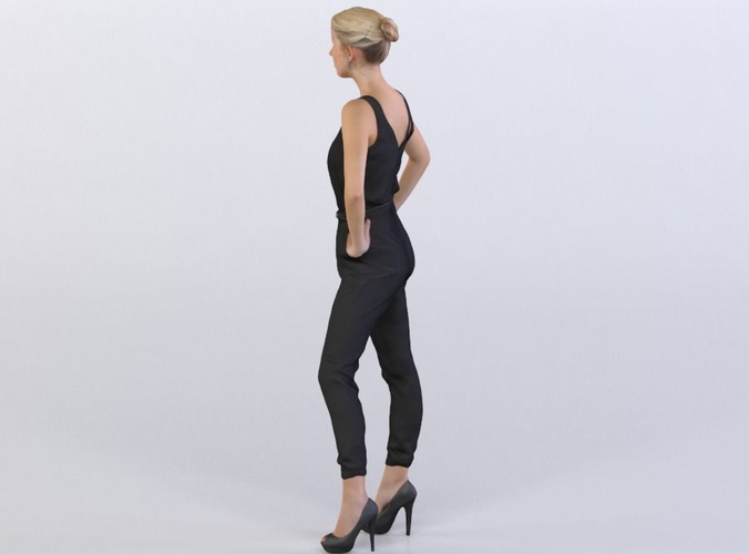 Kati 0510 Woman looking up, arms in the pockets