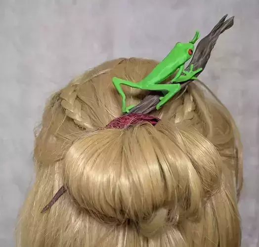Hairstick with a Treefrog