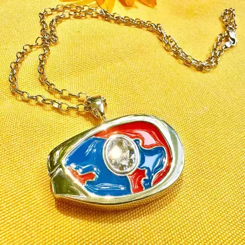 Heterochromic Eye Pendant