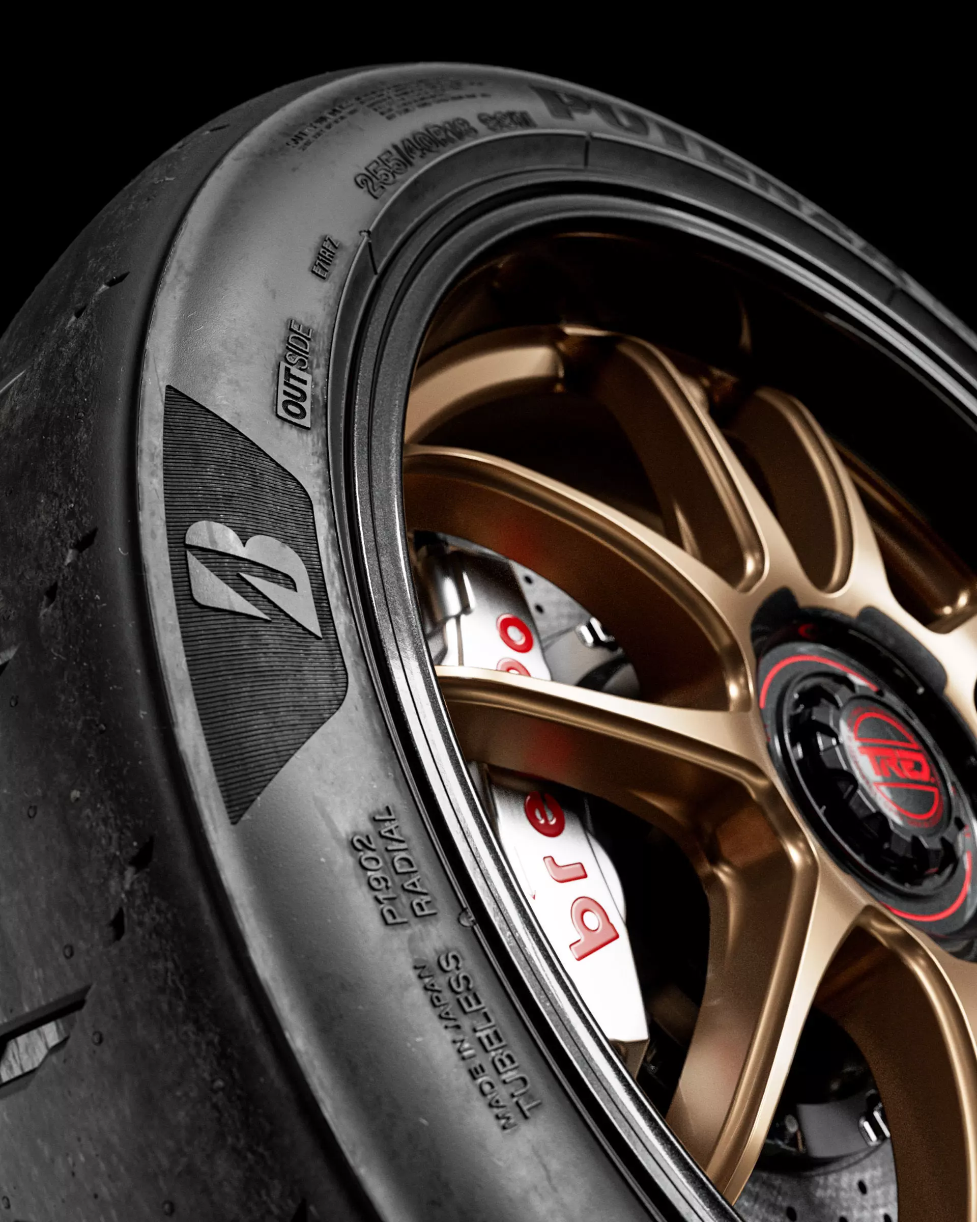Bridgestone Potenza RE 71 RZ 255 40 ZR18 99W 3D model | CGTrader