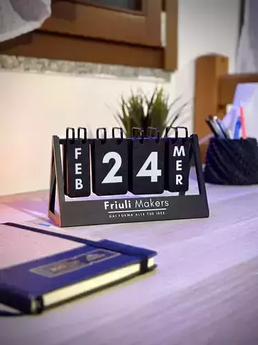 Perpetual Desk Calendar