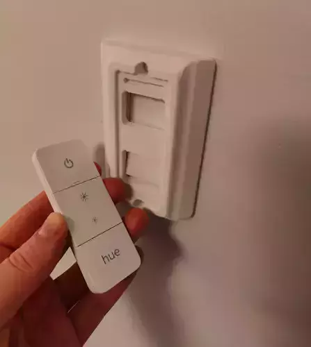 Phillips Hue Dimmer Mount and Cover for NA Wallplate
