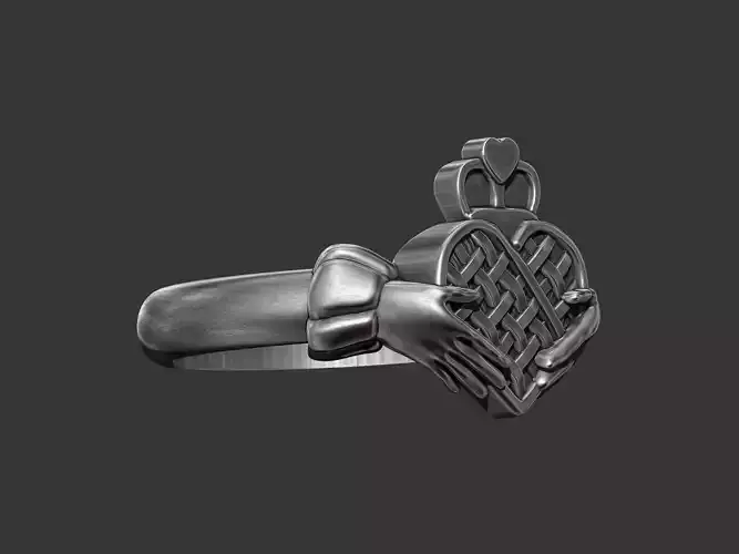 Claddagh Crossed heart traditional Irish ring