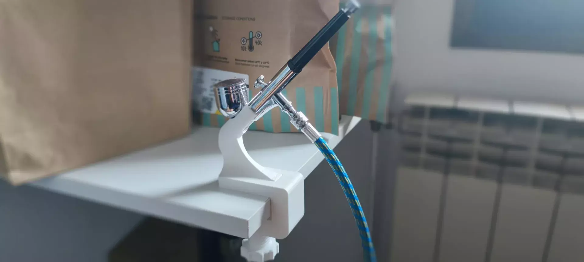 Airbrush desk clamp Free 3D print model