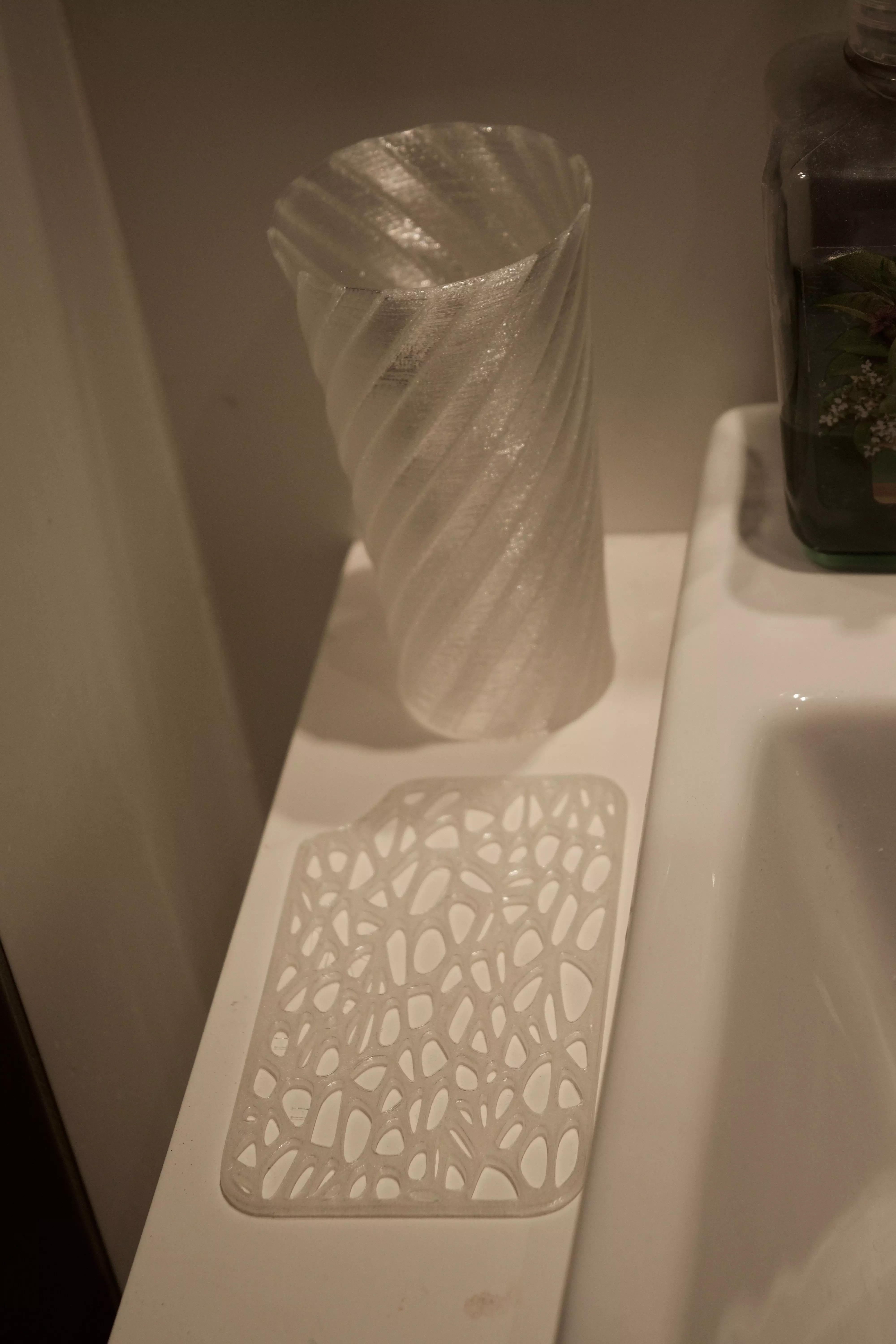 Bathroom glass Free 3D print model
