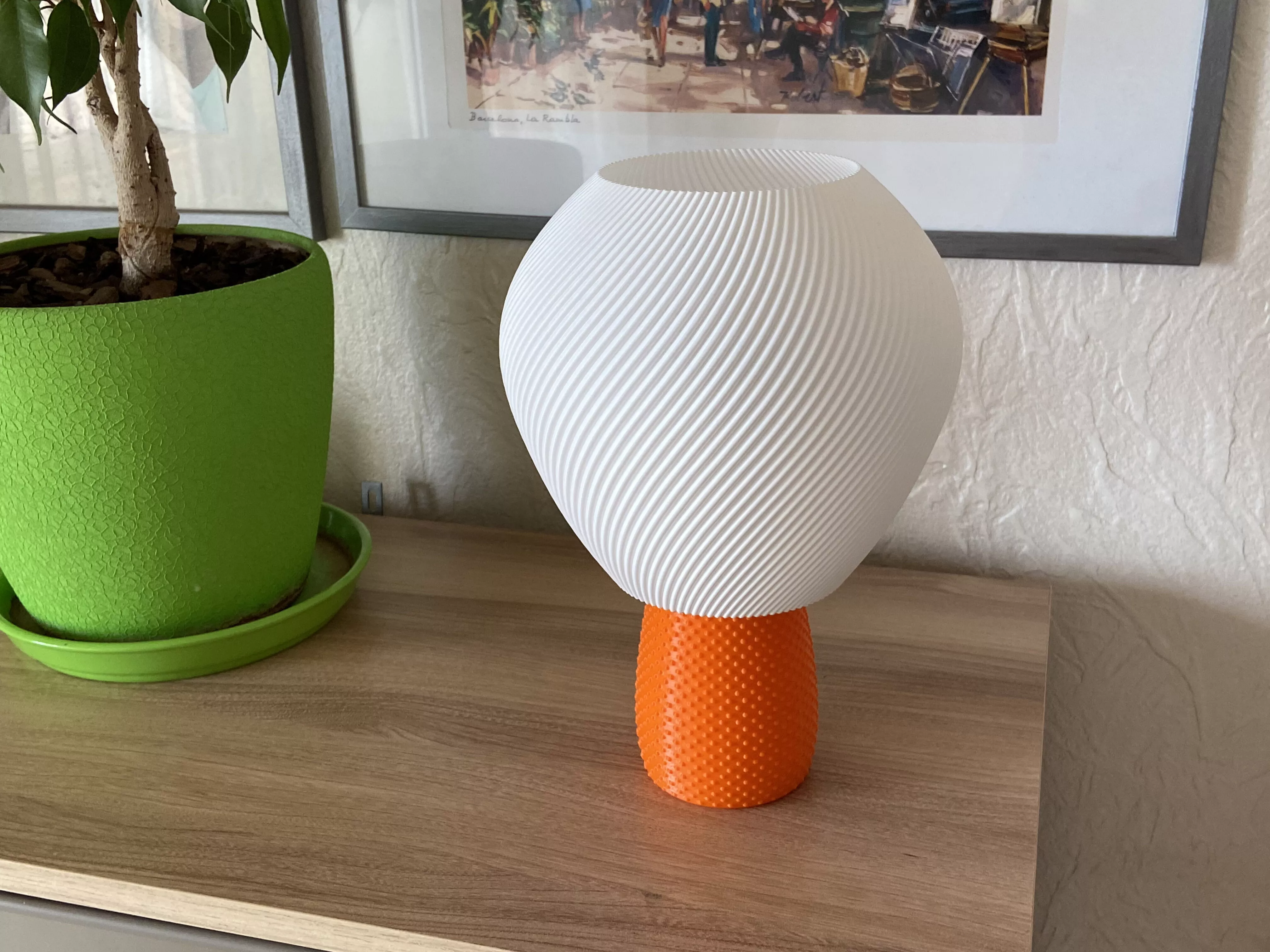 Balloon Twist Table Lamp - Spiral Ribbed Shade with Dot Base Free 3D print model