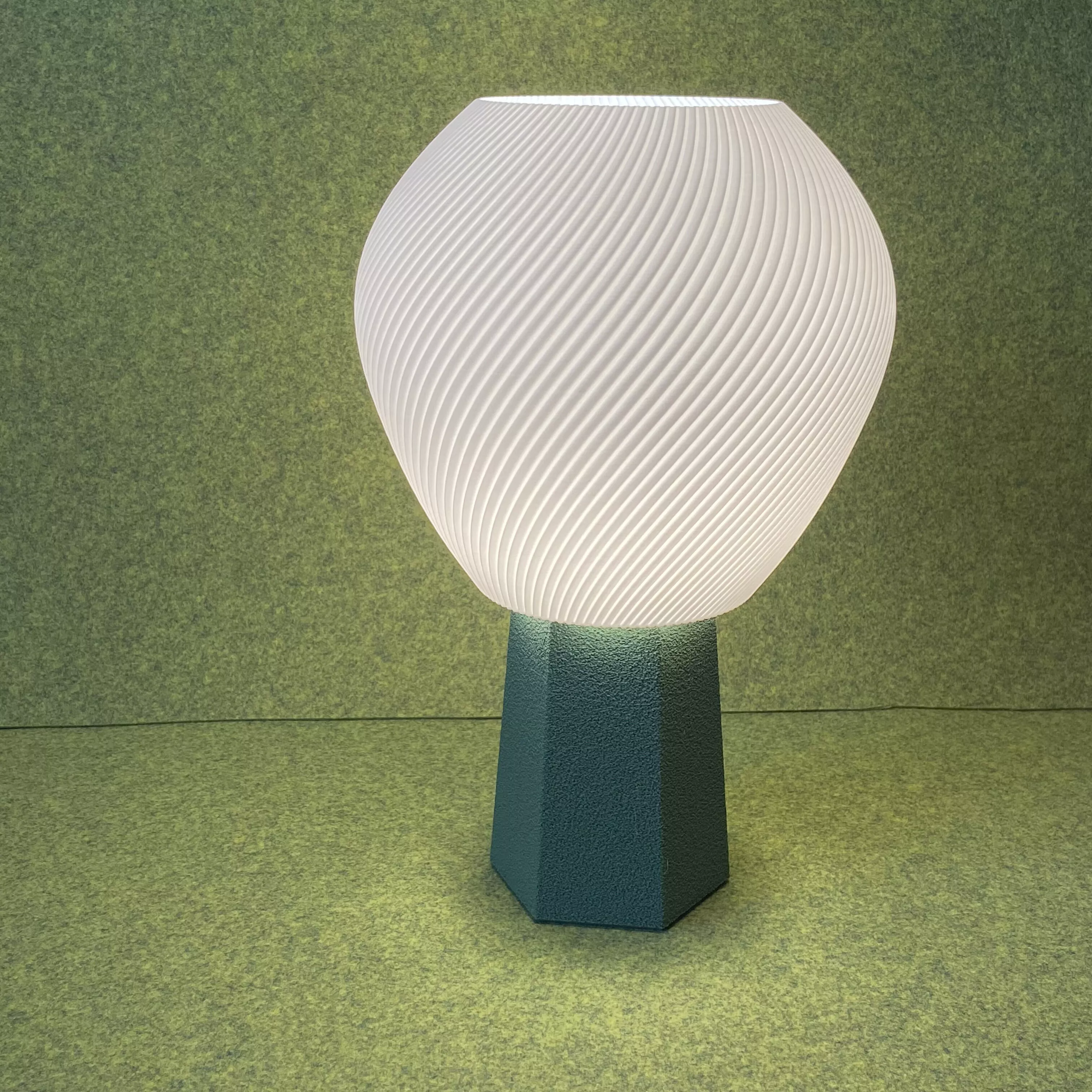 Ribbed Globe Desk Lamp Free 3D print model