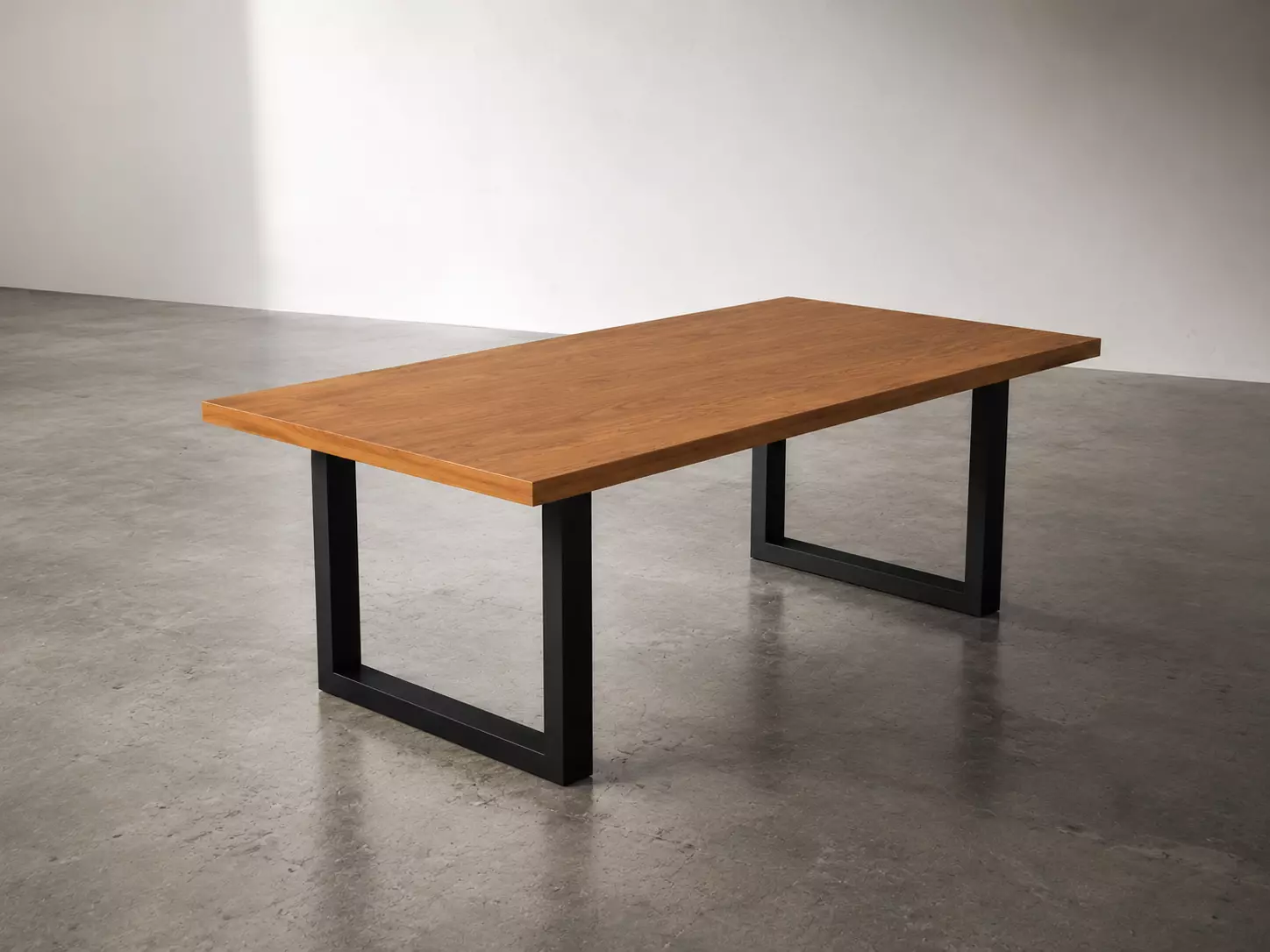 Modern Table Free 3D model