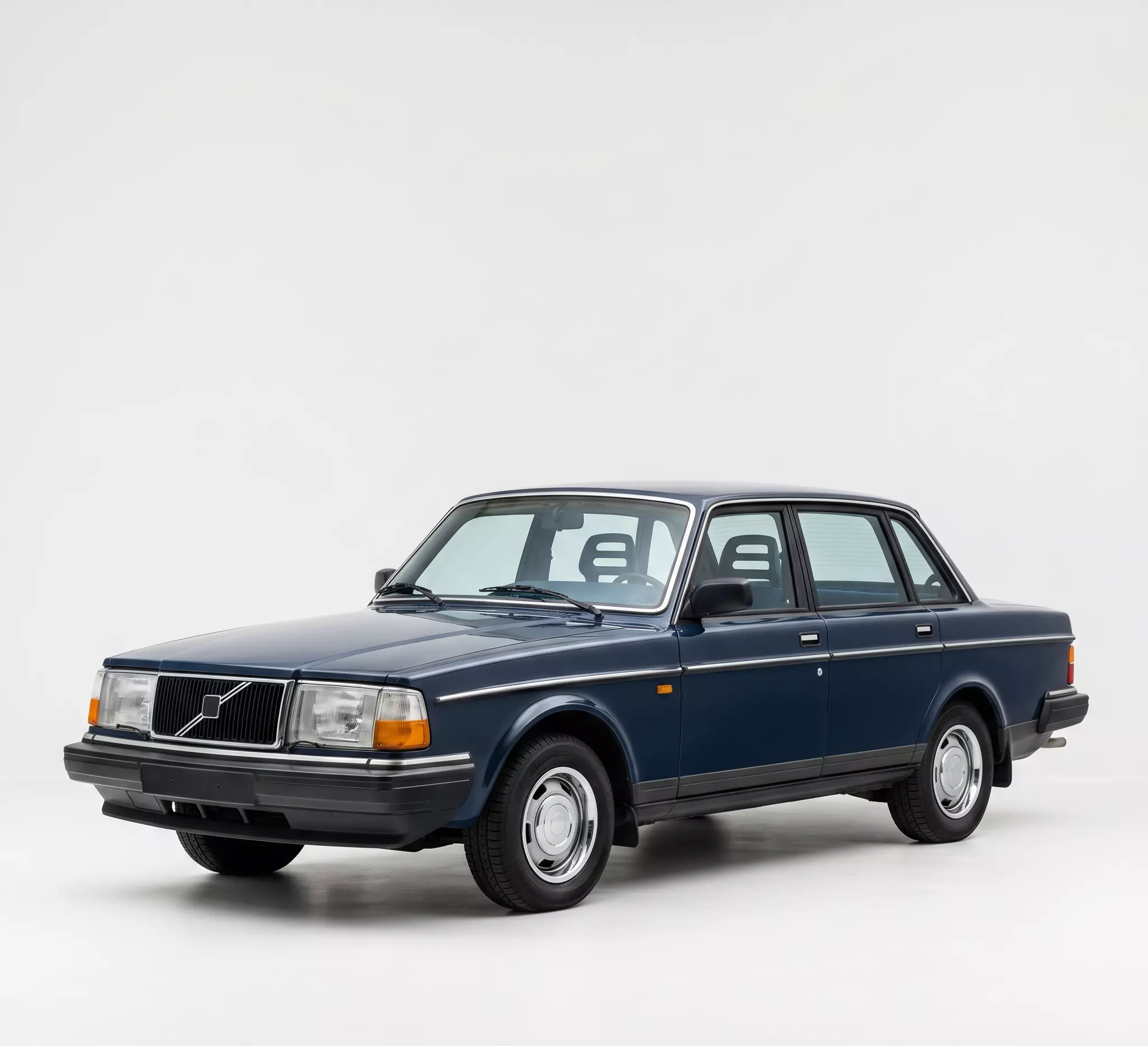 Vintage Volvo 240 DL Sedan Low-poly 3D model