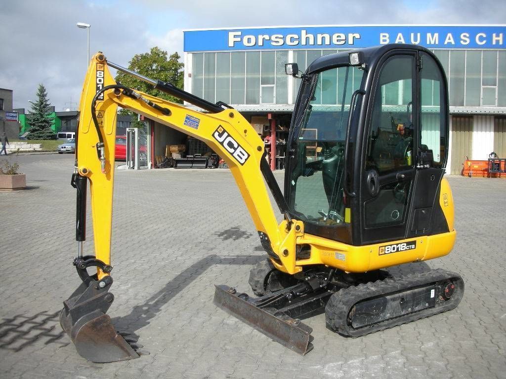 JCB 8018 CTS Free low-poly 3D model_0