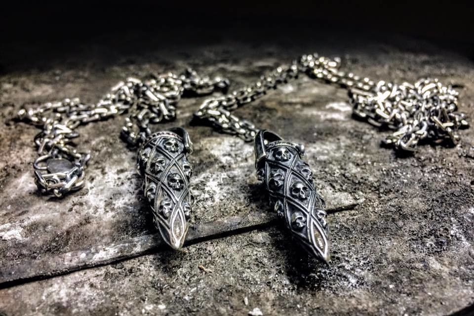 Bullet with skulls pendant 3D print model_7