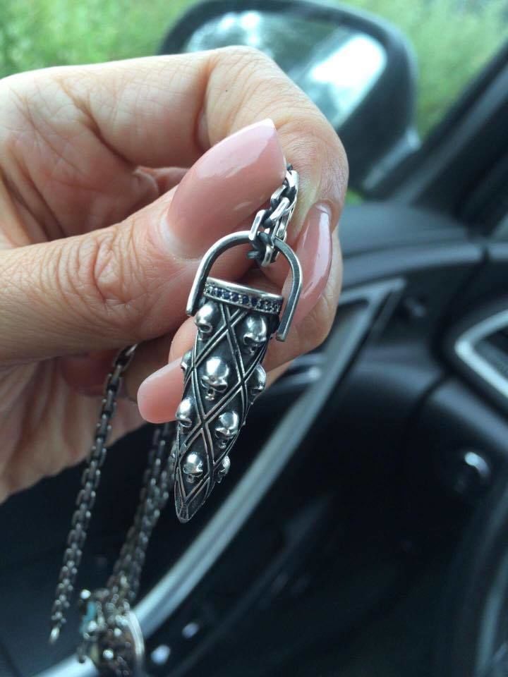 Bullet with skulls pendant 3D print model_12