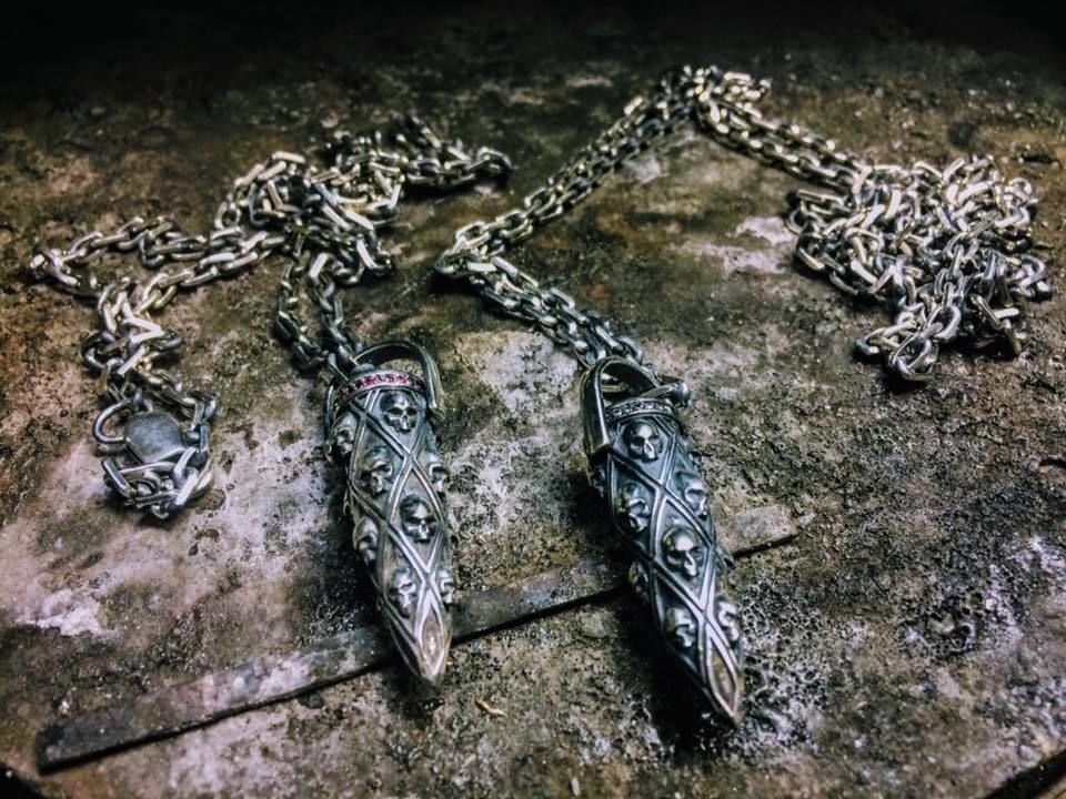 Bullet with skulls pendant 3D print model_8