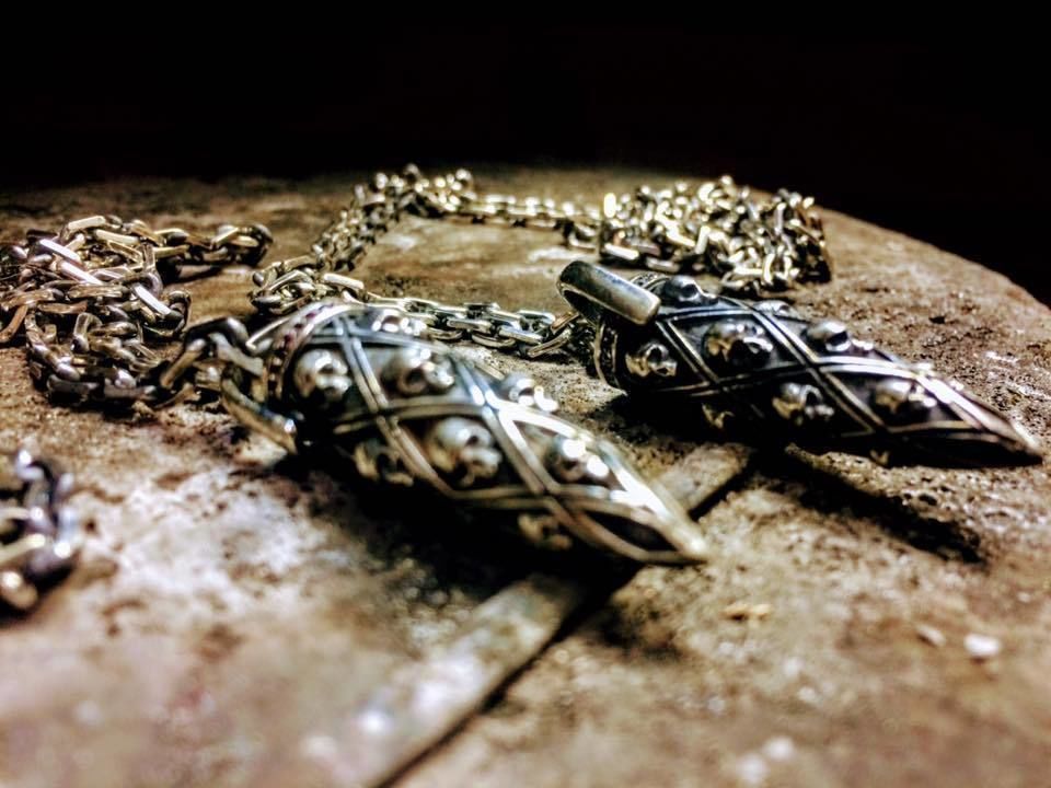 Bullet with skulls pendant 3D print model_6