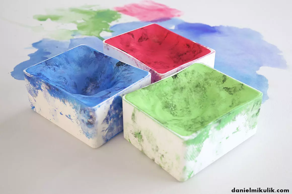 HD Used Watercolor 3D model_0