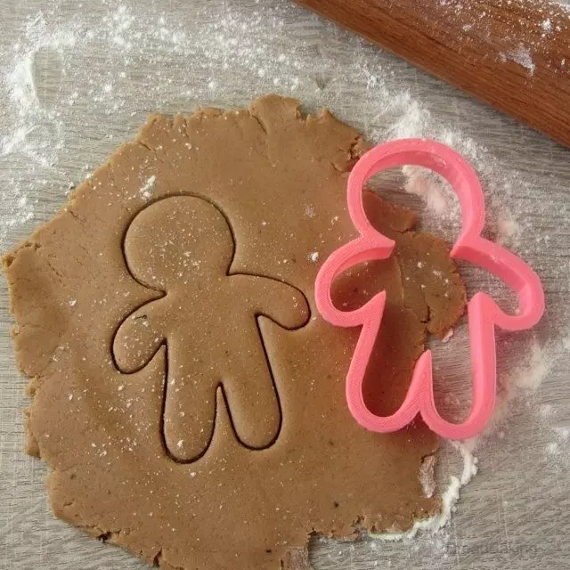 Gingerbread man hands down cookie cutter for professional Free 3D print model