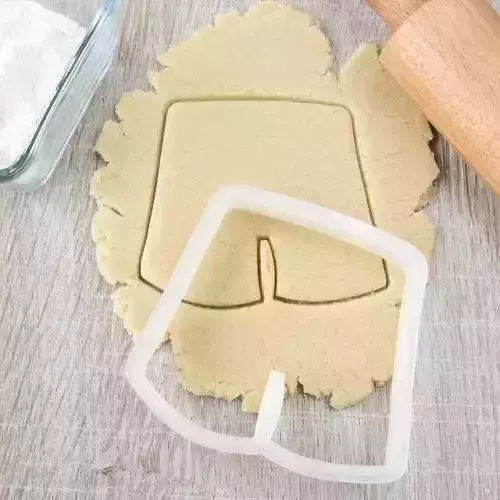 Shorts cookie cutter for professional