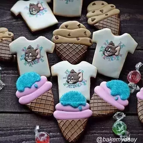 T-Shirt cookie cutter for professional