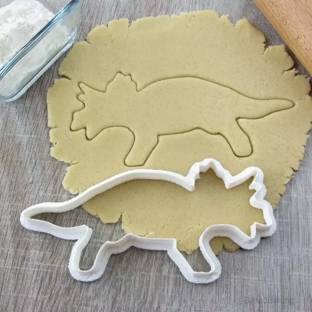 Dinosaur Triceratops cookie cutter for professional Free 3D print model_0