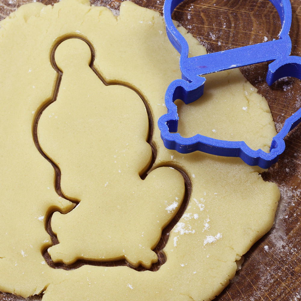 Penguin with a heart cookie cutter for professional Free 3D print model_1