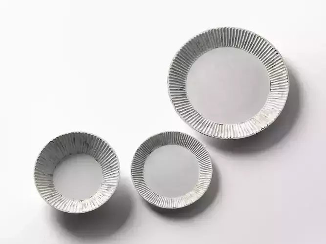 Plates by Akio Nukaga