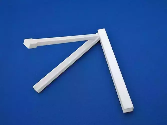 Three dimensional clip for complete seal