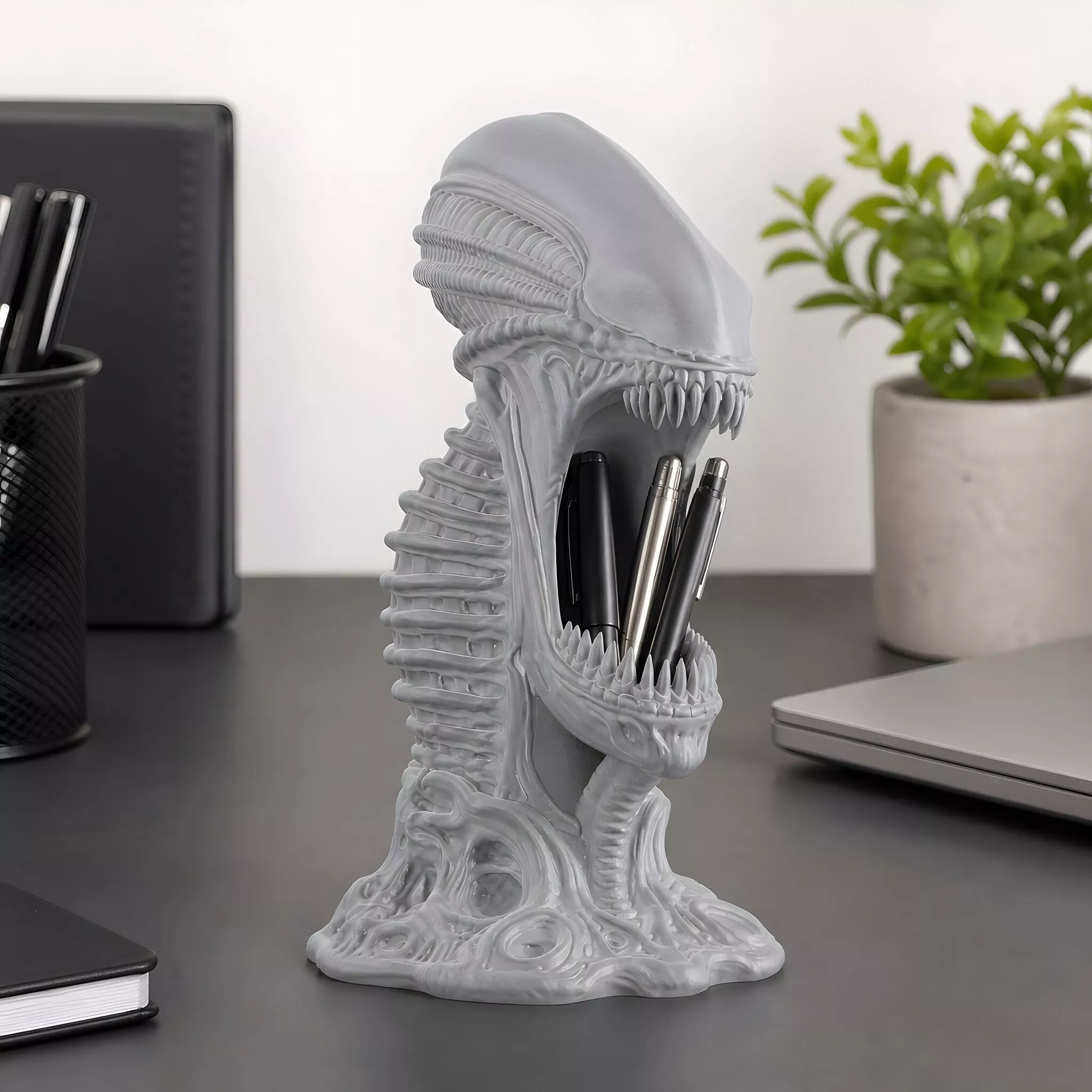 Xenomorph Inspired Desk Organizer 3D Printable Model 3D print model