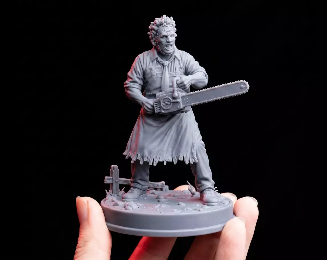 Chainsaw Slasher Villain Horror Movie Legend 28mm 32mm 75mm Scal 3D print model
