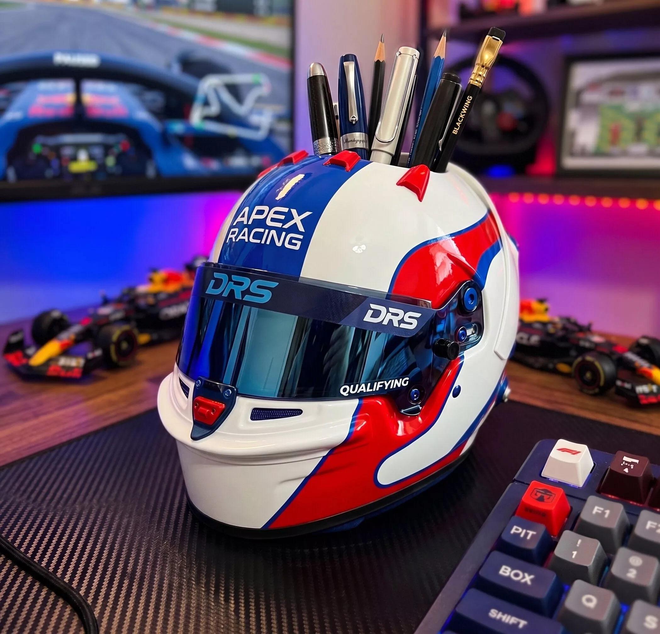 Racing Helmet Pen Holder - Formula 1 Casco Portalapices 3D print model
