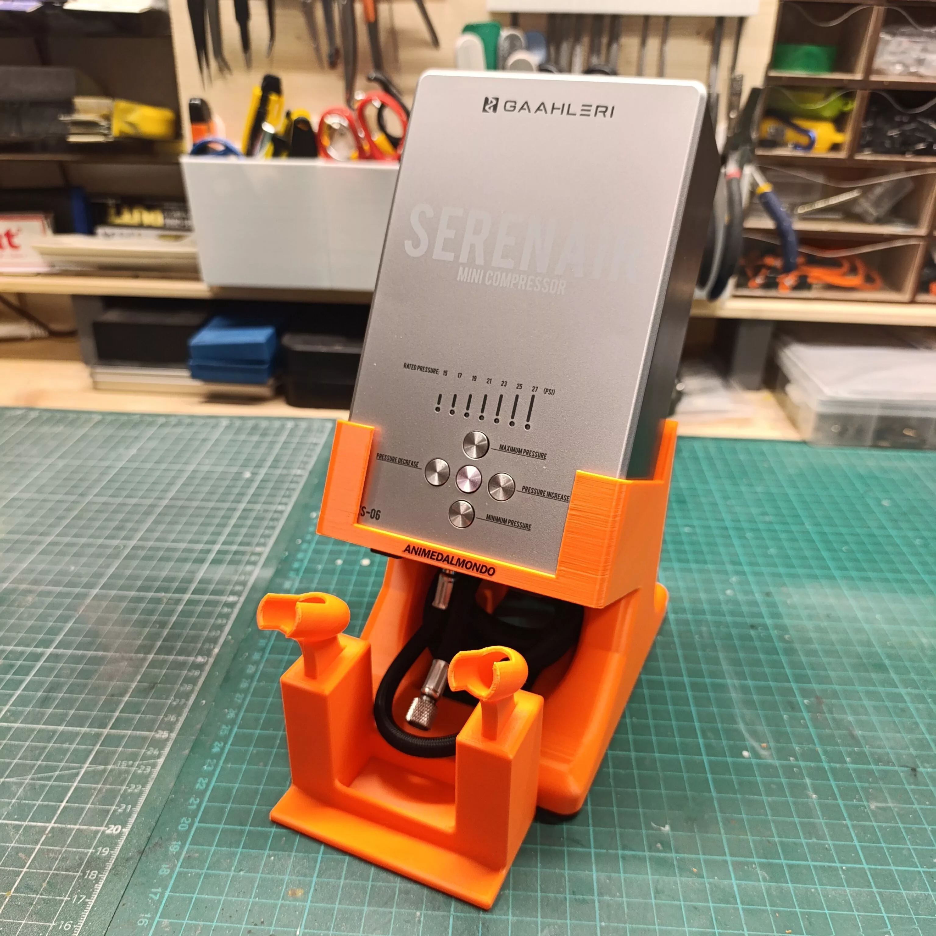 The Gaahleri GTS-06 Compressor Stand 3D print model