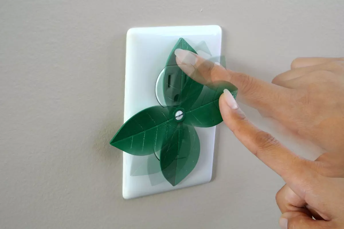 Leaf shaped outlet cover 3D print model_0