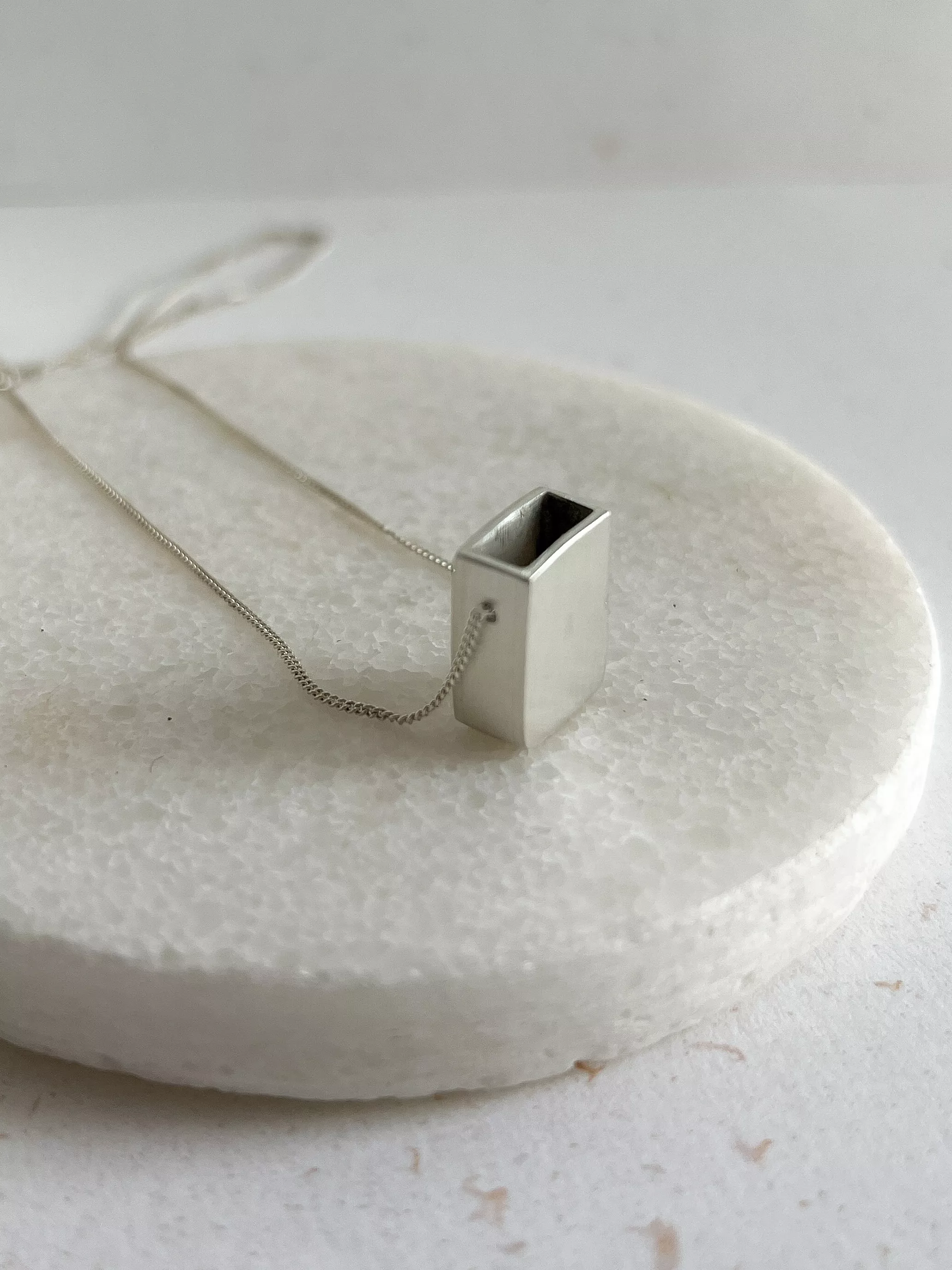 Rectangle Essential Oil Diffuser Pendant 3D print model