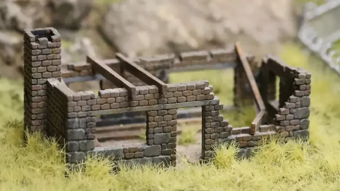 HO scale abandoned railroad house