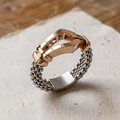 small size geometric buckle mesh ring with support