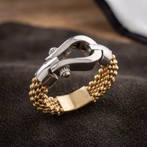small size horseshoe clasp mesh bracelet with support