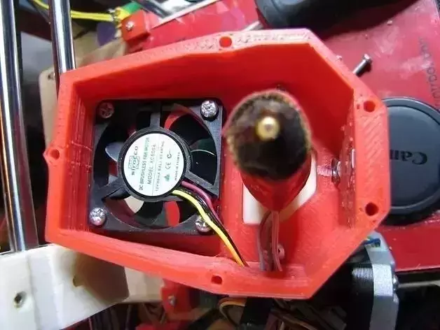 Printbot extruder mount with fan