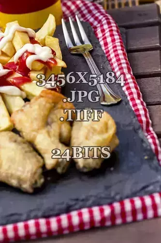 Chiken Wings with Fries 1A Stock photography