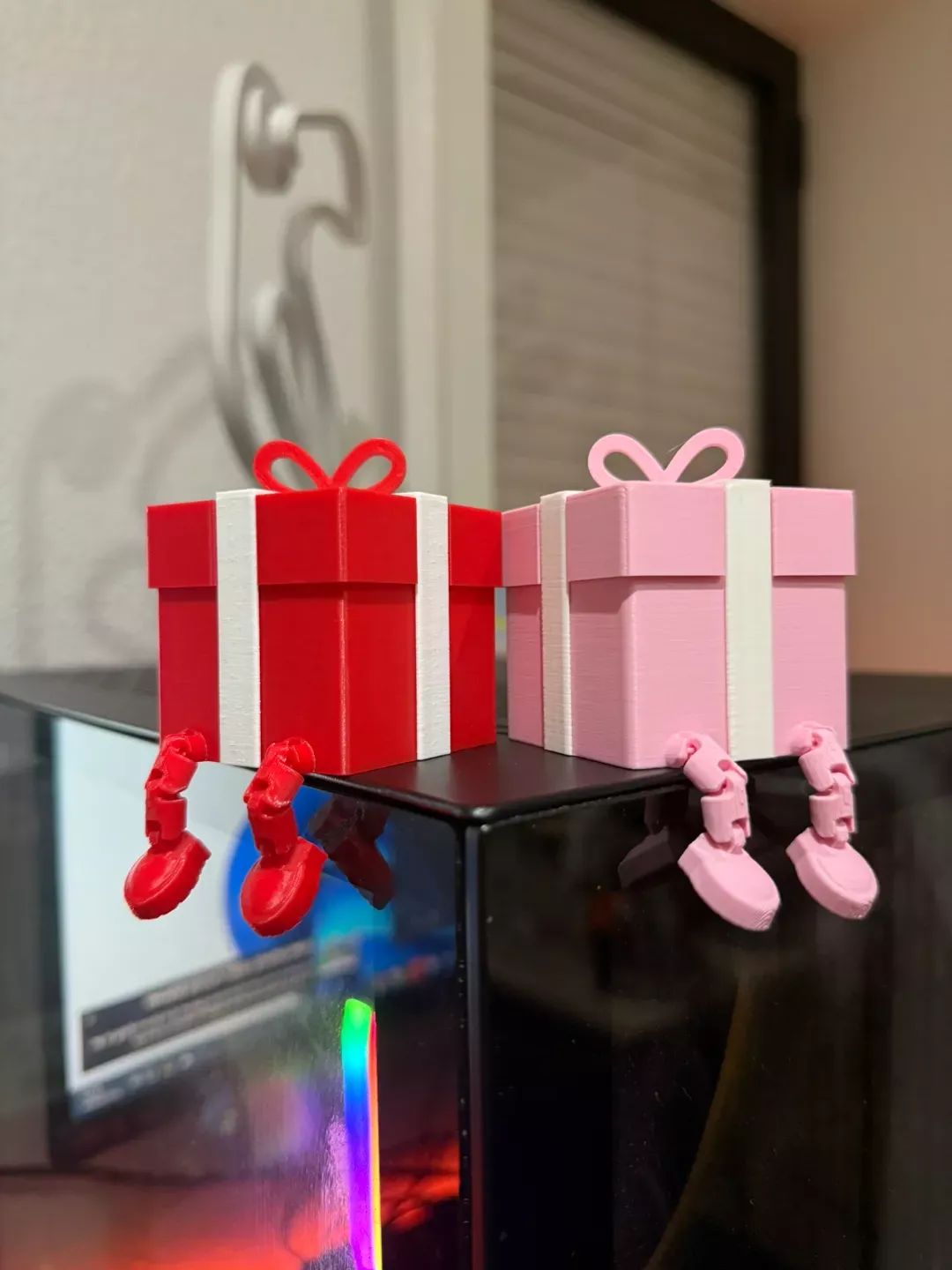 3D Printed Gift Box with Dangling Legs 3D print model